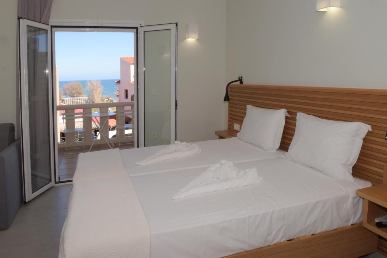 Mithos Premium Rooms Agia Marina Buitenkant foto