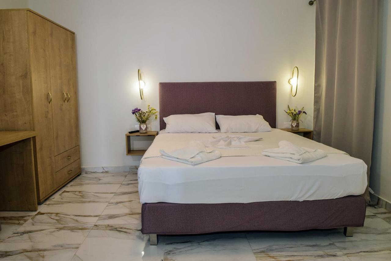 Mithos Premium Rooms Agia Marina Buitenkant foto