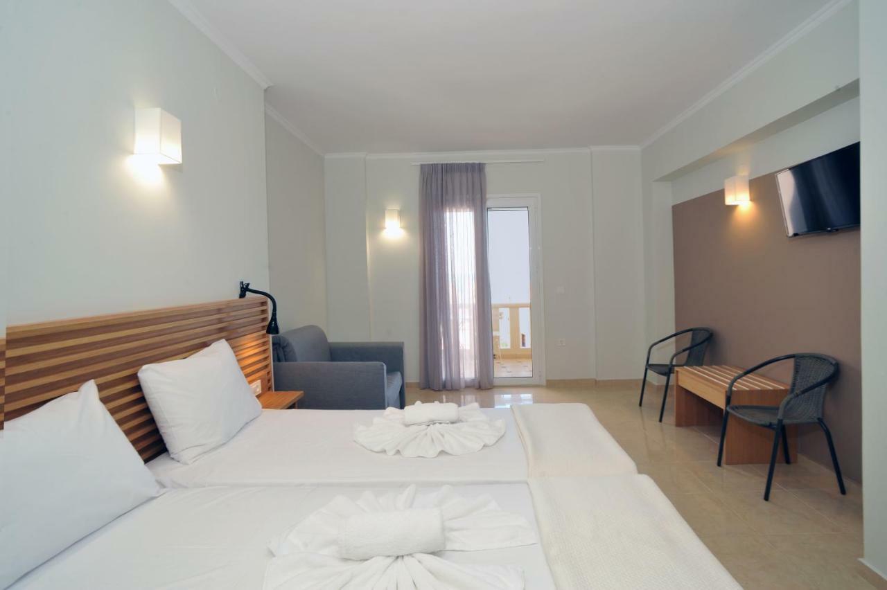 Mithos Premium Rooms Agia Marina Buitenkant foto