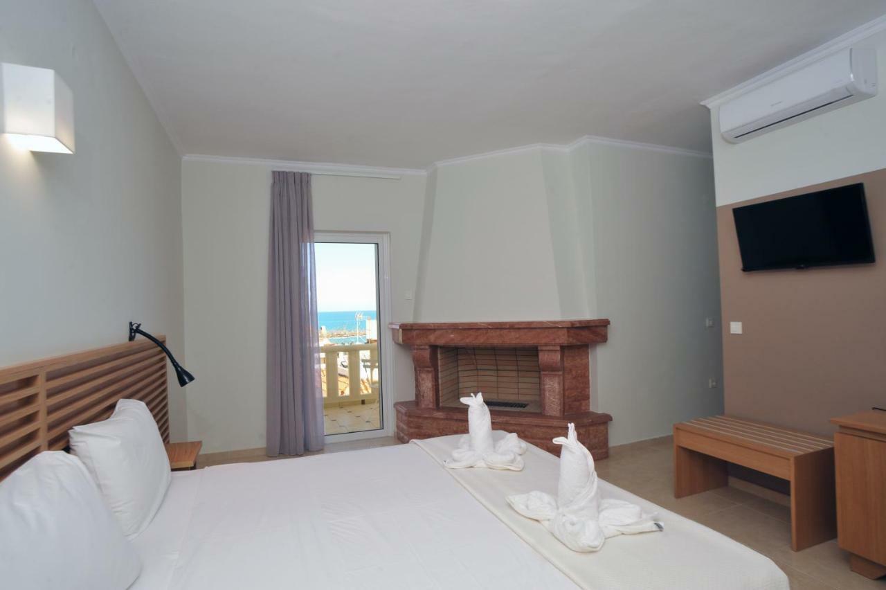 Mithos Premium Rooms Agia Marina Buitenkant foto