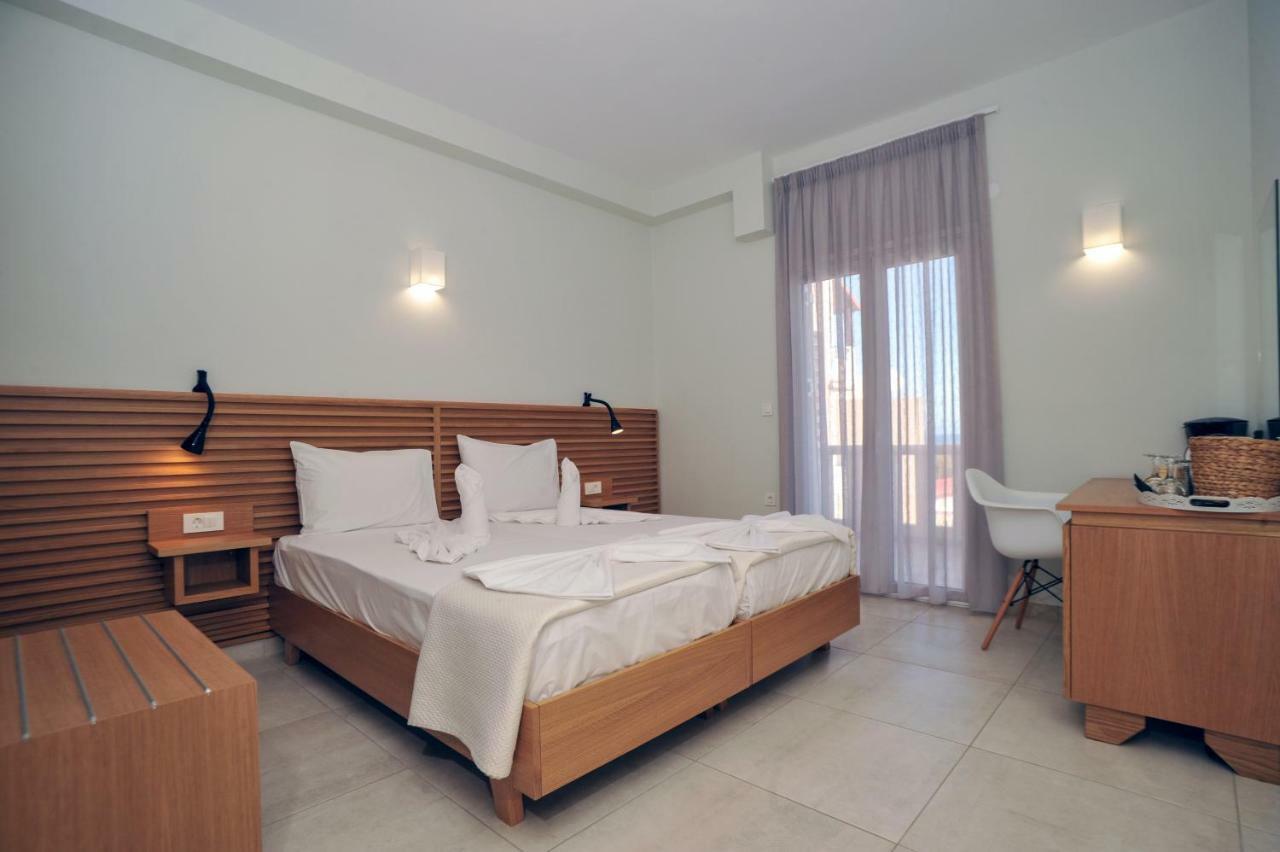 Mithos Premium Rooms Agia Marina Buitenkant foto