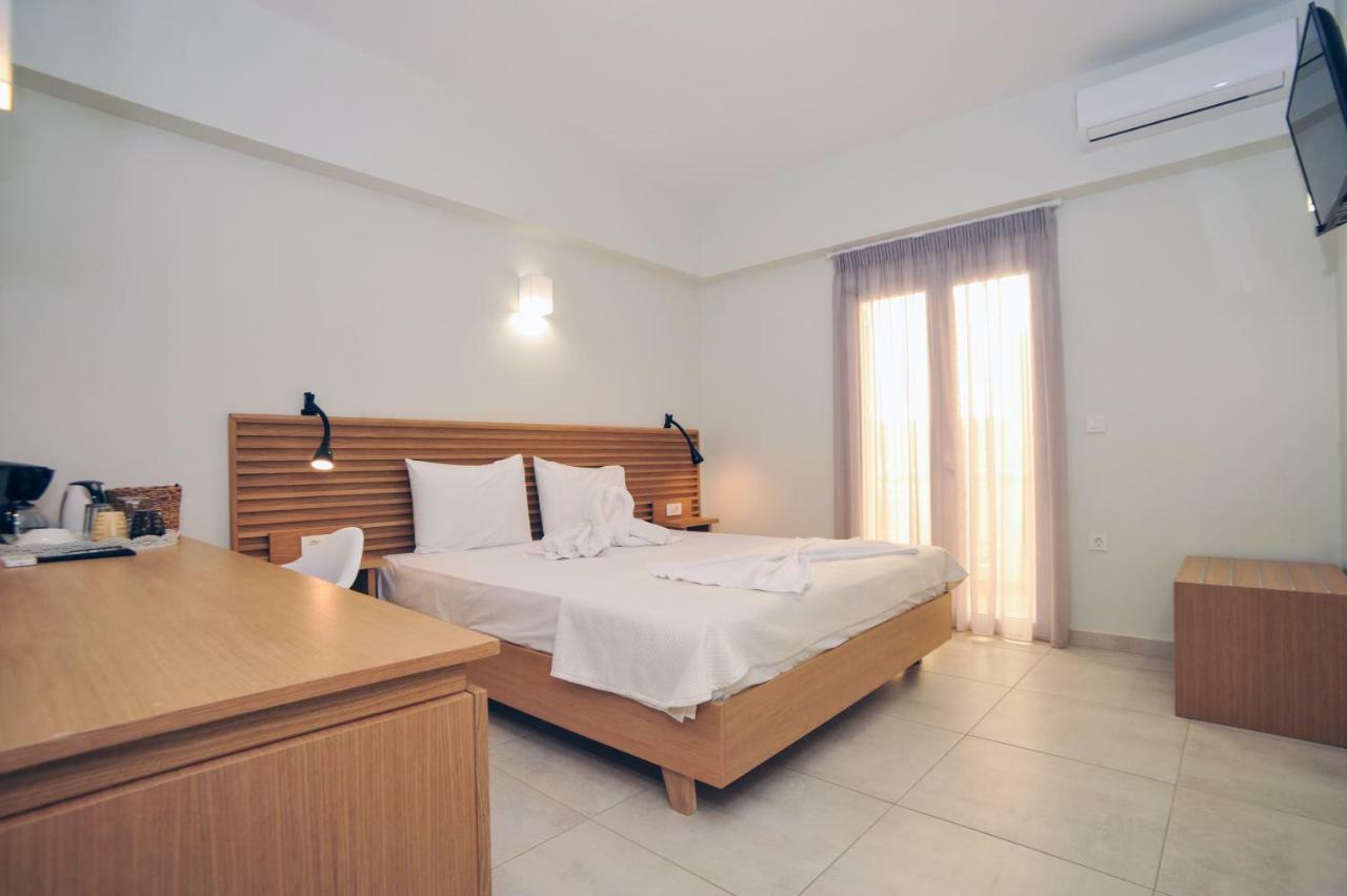 Mithos Premium Rooms Agia Marina Buitenkant foto