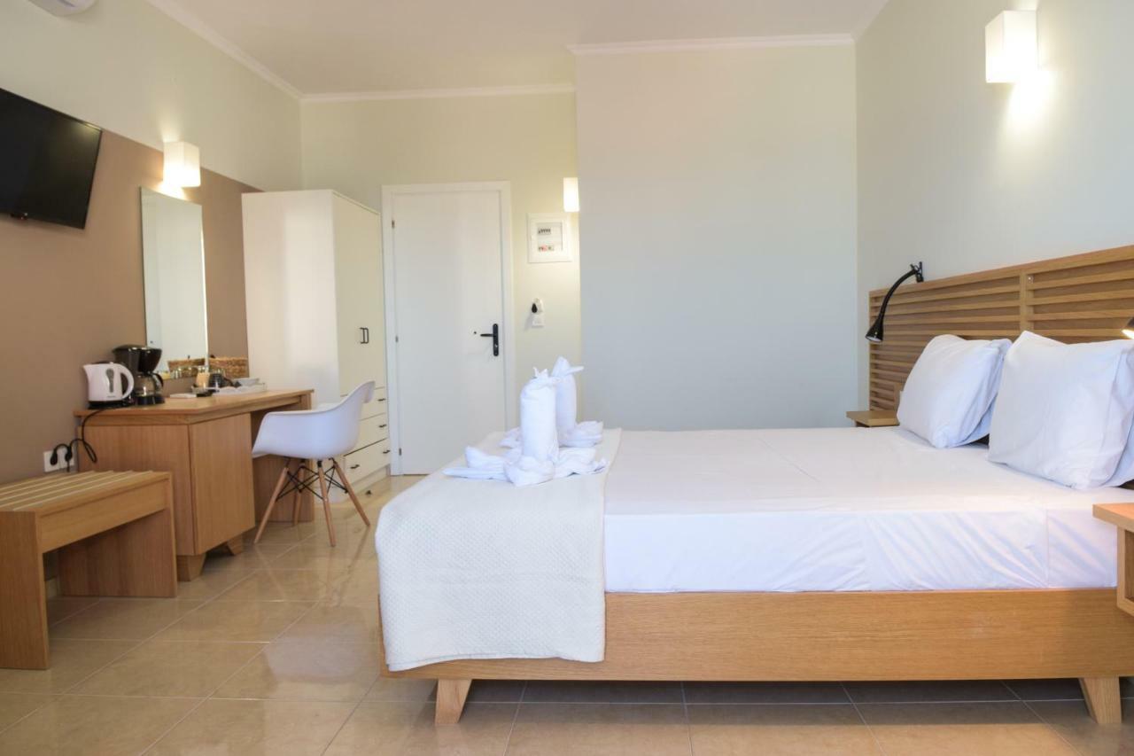 Mithos Premium Rooms Agia Marina Buitenkant foto